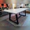 Table neuve en bois massif pied Metal