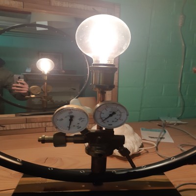 Création originale  lampe manomètre