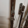 Lampe paire de vieux ski en bois
