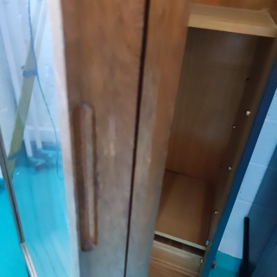 Armoire avec miroir