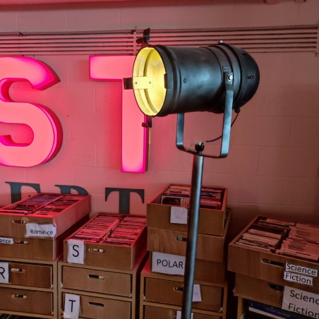 Spot industriel sur pied