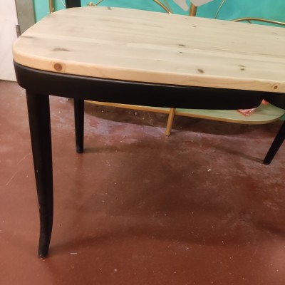 Chaises transformées en 1 petit banc